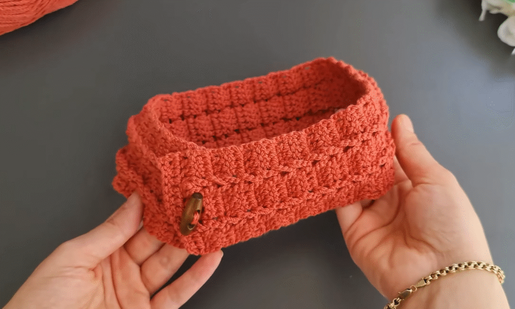 Beautiful crochet hairband can you make